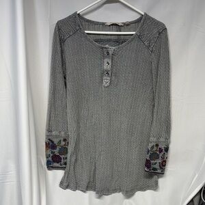Soft Surroundings Gray Henley Textured Top with Embroidered Sleeves shirt S